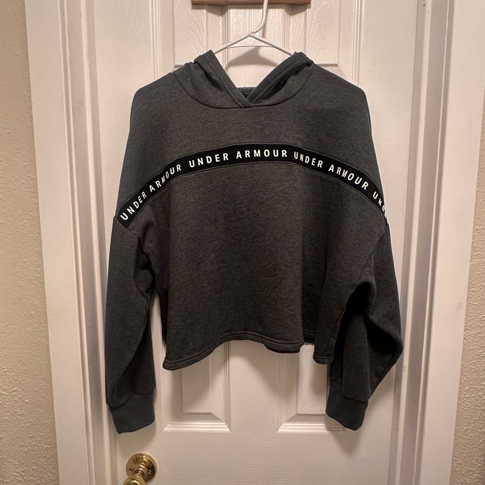 Under Armour Cropped Hoodie!